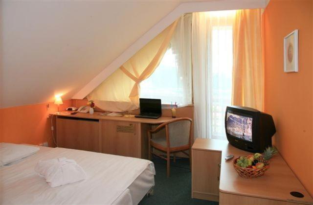 Hotel Nastup Loučná pod Klínovcem Dış mekan fotoğraf